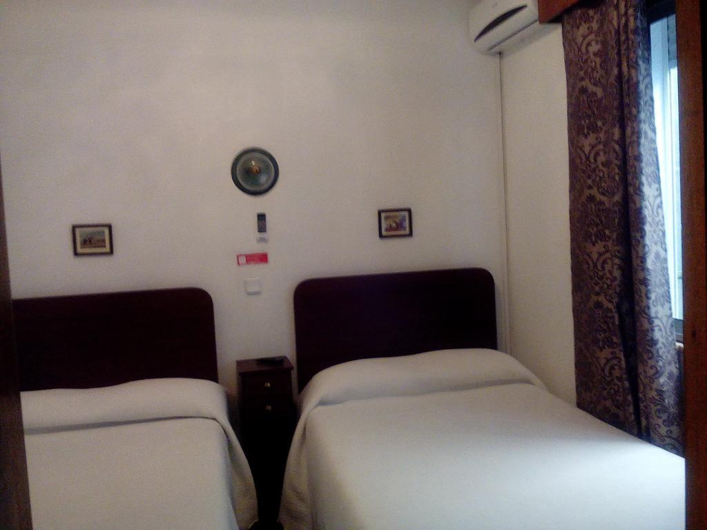 فندق Residencia Matos Pereira Vila Real de Santo António الغرفة الصورة